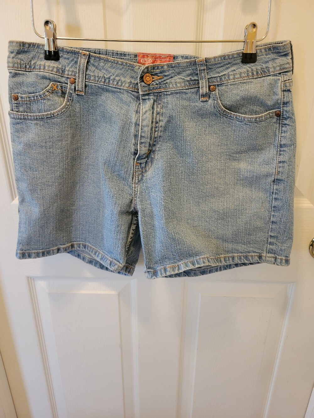 Misses Sz. 14 Levi Strauss Stretch Denim Shorts